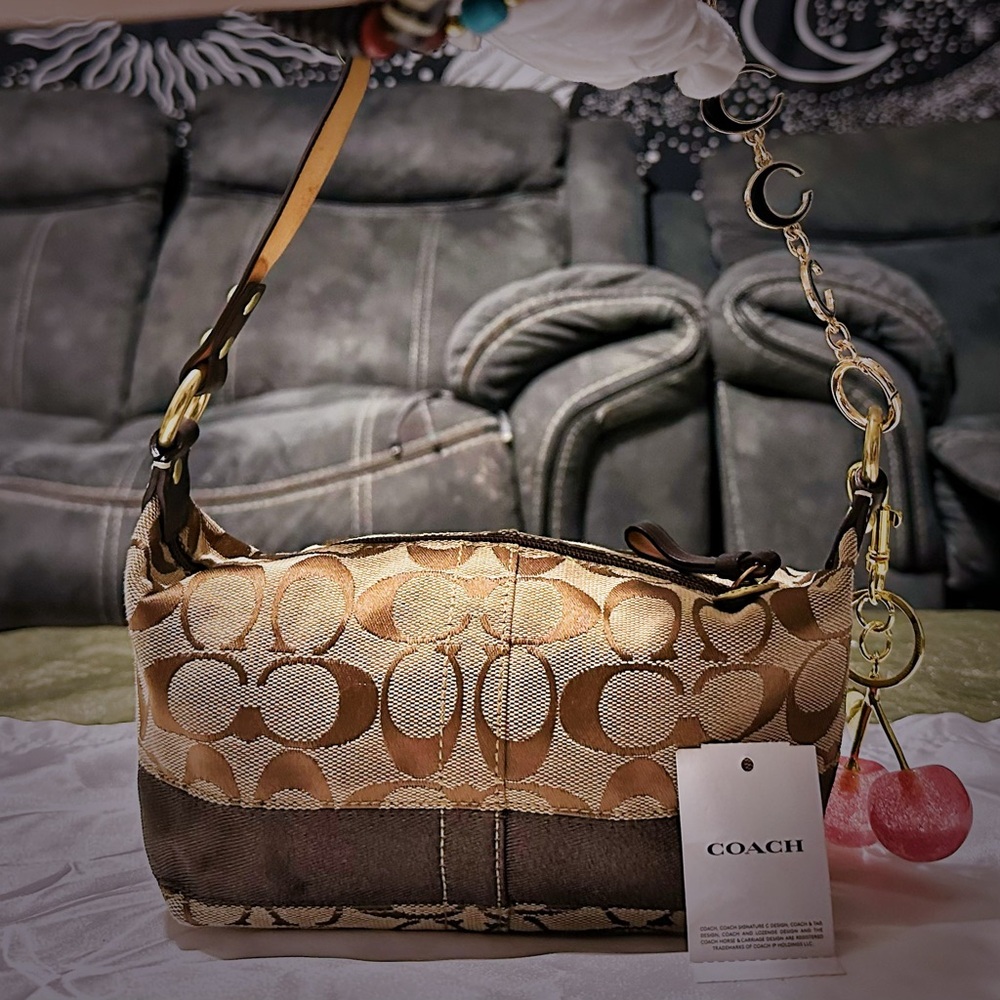 Vintage Coach Y2K soho shoulder Bag small Gold and Brown Designer Shoulder Bag - Picture 14 of 17